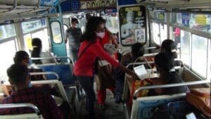 'வாழ்வதற்கு வழிவிடு' - ஹட்டனில் துண்டுப் பிரசுர விநியோகம் 5 WhatsApp Image 2022 01 26 at 1.22.25 PM