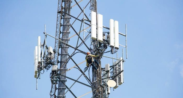 cell phone tower workers
