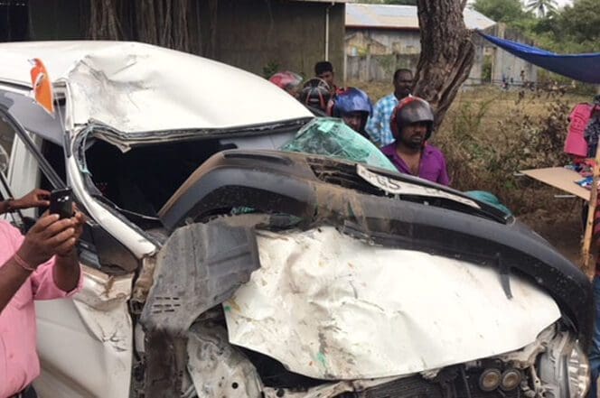 ஜீப்புடன் மோதியது ரயில் 6 பேர் படுகாயம் e1653132172123