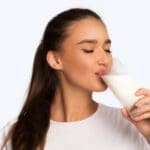 பால் குடிப்பதற்கு முன்பு இந்த உணவுகளை கட்டாயம் தவிர்த்திடுங்க.. இல்லைனா இந்த பிரச்சினையை ஏற்படுத்துமாம் 3 istockphoto 1181607373 612x612 1