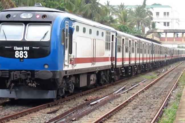1671250096 train 2