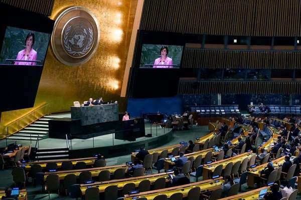 un