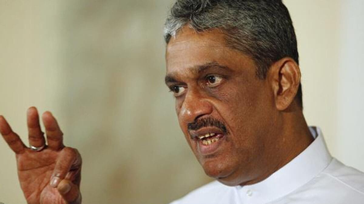 புலம்பெயர் தமிழர்களிடம் பொன்சேகா கோரிக்கை