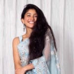 10 வருட காதல்.. நடிகை சாய் பல்லவி இவரை தான் உருகி உருகி காதலிக்கிறாராம் 5 26