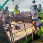 கிண்ணியா புதிய படகுப் பாதை தொடக்க விழாவில் விபத்து: கடலில் கவிழ்ந்த பொக்லைன் இயந்திரம்! 5 24112021 capsized ferry reuters