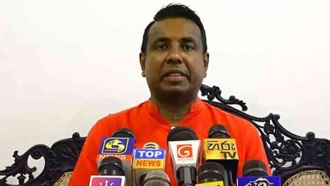பொதுமக்கள் பாதுகாப்பு அமைச்சருக்கு எதிராக நம்பிக்கையில்லாப் பிரேரணை கொண்டு வர வேண்டும்: முன்னாள் நாடாளுமன்ற உறுப்பினர் வலியுறுத்தல்! 10 MediaFile 2 1