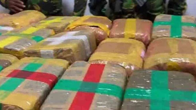 196 கிலோ கேரள கஞ்சாவுடன் முன்னாள் விமானப்படை சார்ஜென்ட் கைது! – முக்கிய போதைப்பொருள் கடத்தல்காரரின் மைத்துனர் 10 MediaFile 8