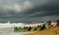 வங்காள விரிகுடாவில் ஆழமான தாழ்வு மண்டலம் உருவாக வாய்ப்பு: கடற்றொழிலாளர்களுக்கு எச்சரிக்கை! 10 Sea 1200px 22 05 24 1000x600 1