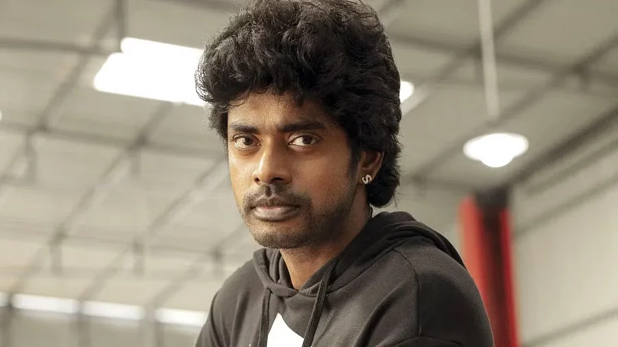 Sandy Master plays the female role