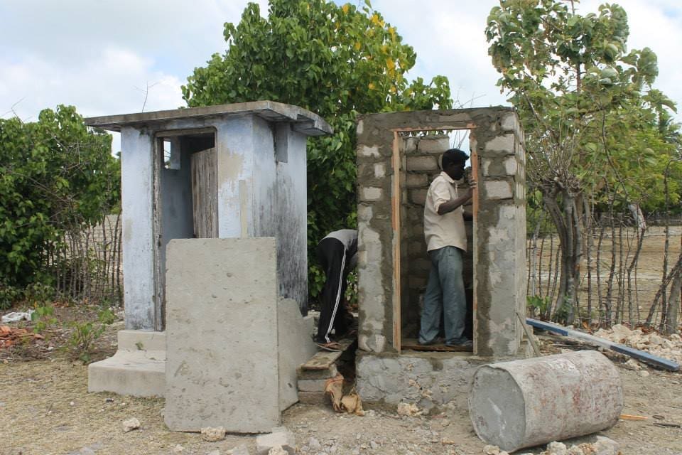 யாழ்ப்பாணத்தில் 3,012 குடும்பங்களுக்கு மலசலக்கூட வசதி இல்லை: மாவட்ட அபிவிருத்திக் குழுக் கூட்டத்தில் அதிர்ச்சித் தகவல்! 1 581302 254555061350701 1855013973 n