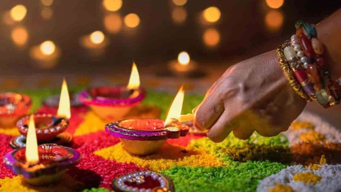 இந்துக்களின் தீபாவளிப் பண்டிகை யுனெஸ்கோவின் அருவமான கலாச்சாரப் பாரம்பரியப் பட்டியலில் இணைந்தது! 1 MediaFile 2 5