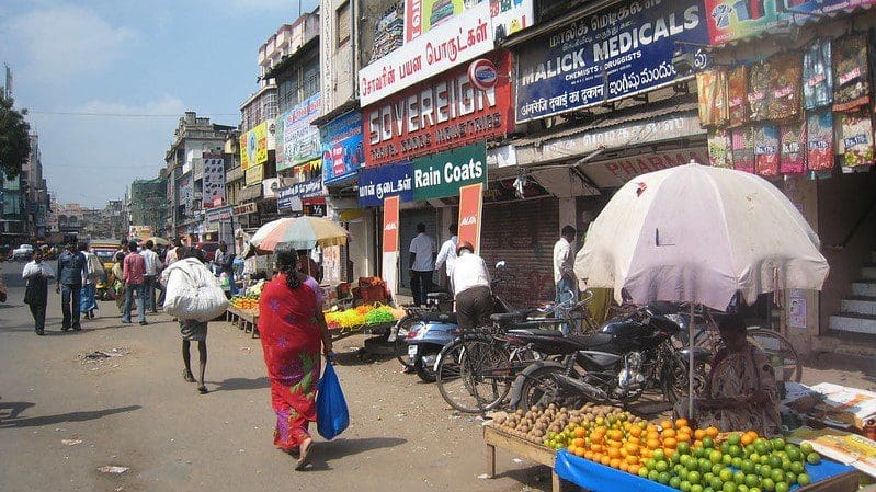 டிசம்பர் 31-க்குப் பிறகு கண்டி நகரில் தெரு வியாபாரிகளுக்கு அனுமதி இல்லை – மேயர் திட்டவட்டம்! 1 street vendors2