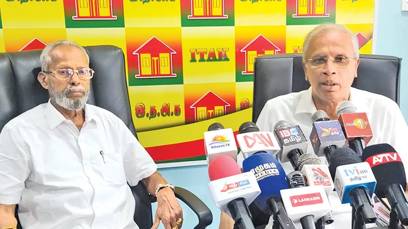 மீண்டும் இணையும் தமிழ்த் தேசியக் கட்சிகள்: நிபந்தனையற்ற இணைப்புக்குத் தயார் என அறிவிப்பு! 1 04 1 1