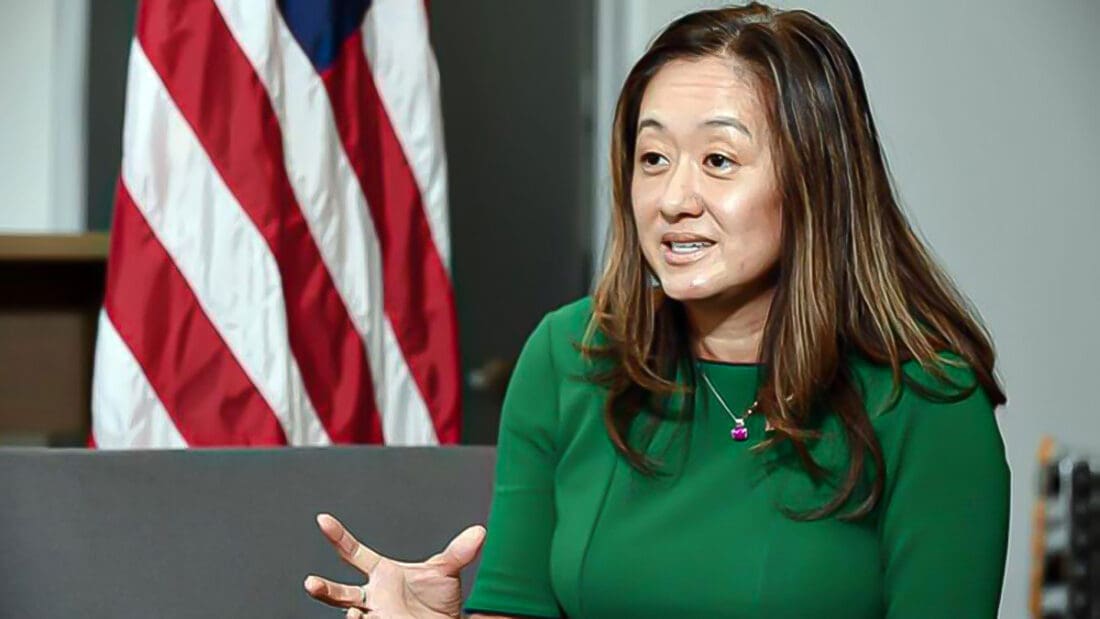 இலங்கைக்கான அமெரிக்க தூதுவர் ஜூலி சங் வெளியேற்றம்: ஜனவரி 16 முதல் புதிய பொறுப்பதிகாரி நியமனம்! 1 Julie Chung 1200px 23 01 19