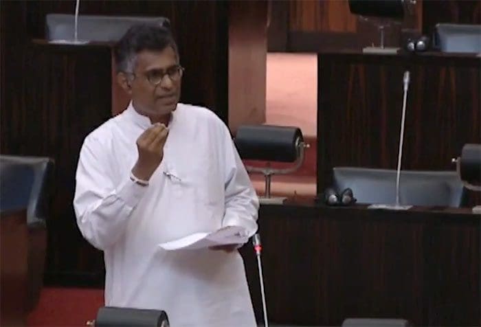 சம்பிக்க அதிரடி; இனி தனிவழி! - சபையில் இன்று விசேட உரை 1 patali champika ranawaka in parliament