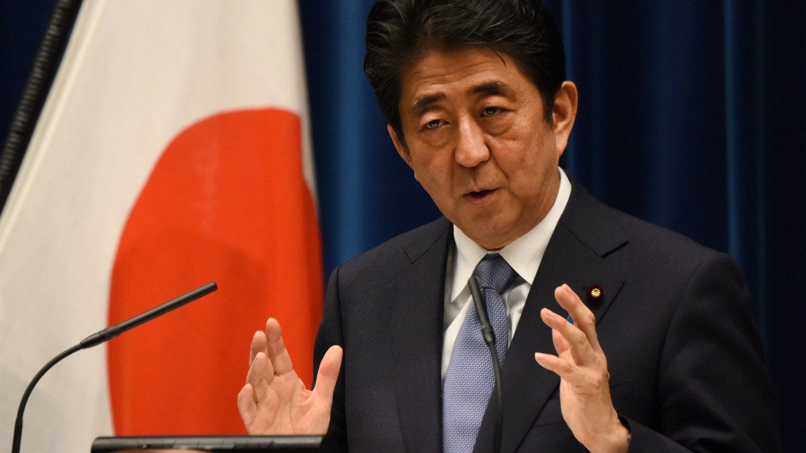 150814135354 shinzo abe 2 super tease
