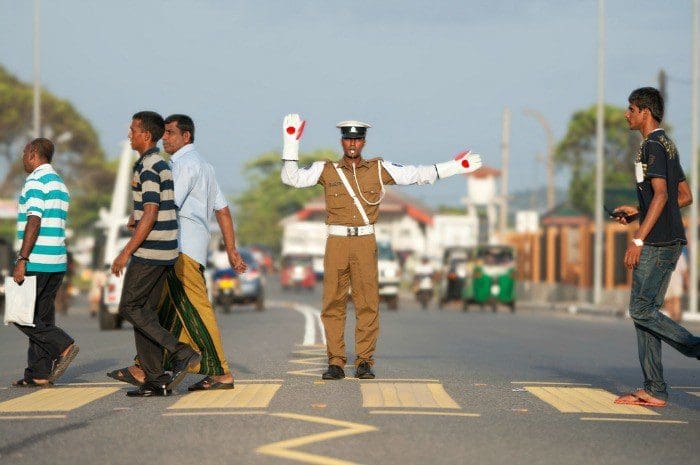 வீதிக்கு பூட்டு! - சாரதிகளுக்கு முக்கிய அறிவிப்பு 1 police 2