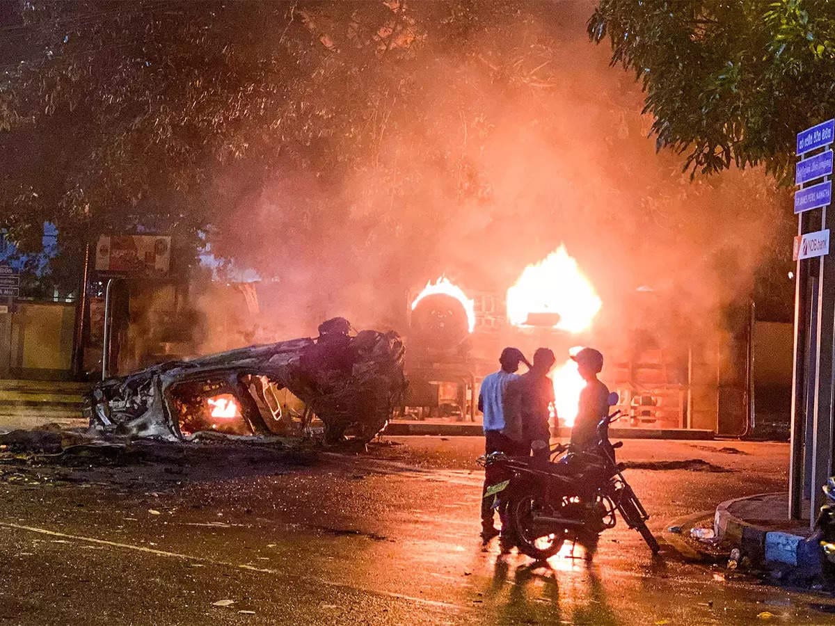 மே 9 வன்முறைச் சம்பவங்கள்