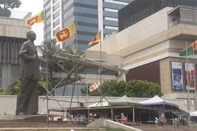 1658812938 Bandaranaike statue 2
