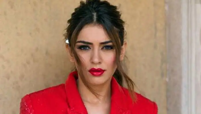 866273 hansika motwani