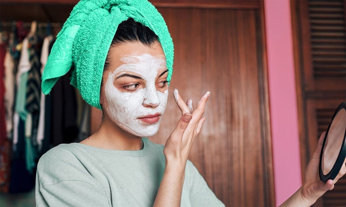 1789077 milk cream face mask