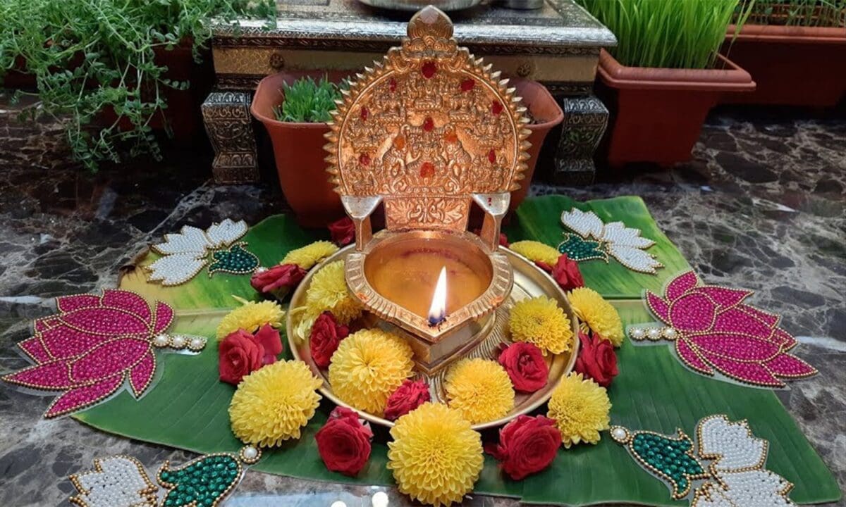 1792817 kamatchi vilakku