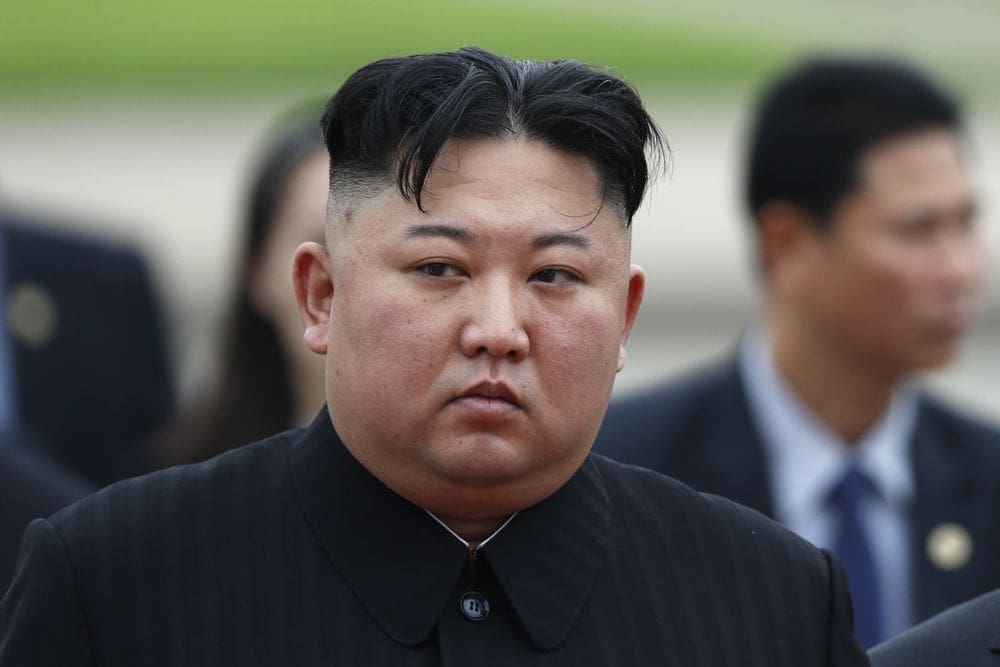கடும் உணவு பஞ்சம்- வடகொரியாவில் அதிபர் அவசர ஆலோசனை 1 KIM JONG