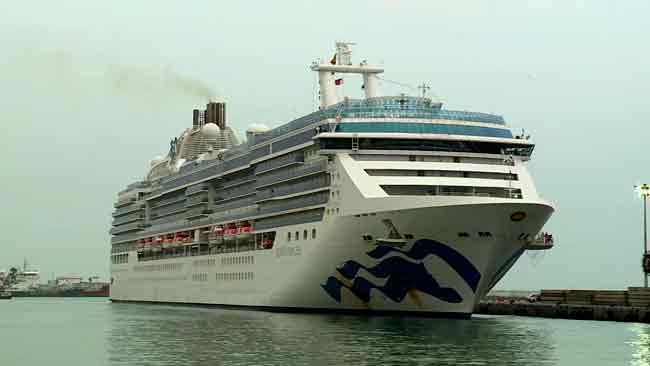 இலங்கையில் சொகுசு பயணிகள் கப்பல் 1 ship