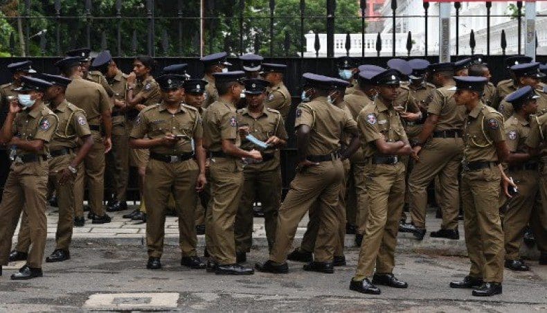 வவுனியாவில் வாள்வெட்டு சம்பவம்! களமிறங்கிய பொலிஸார் 1 வாள்வெட்டு சம்பவம்
