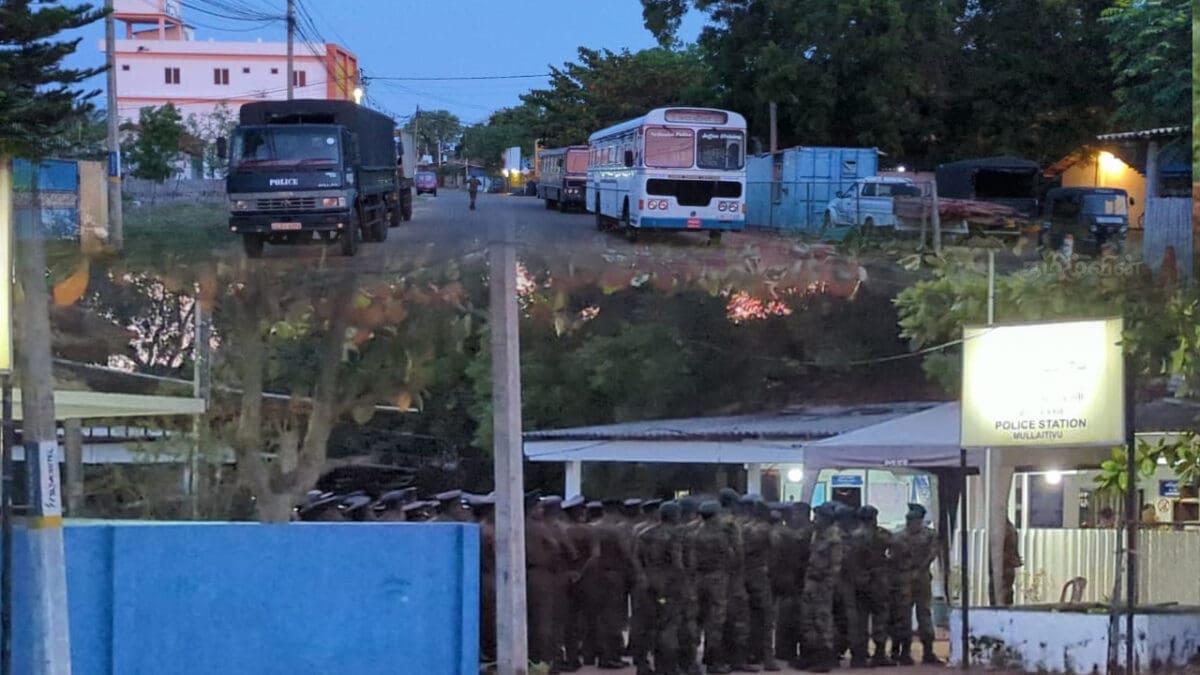 குருந்தூர் மலை நோக்கி படையெடுக்கும் சிங்கள மக்களும் பாதுகாப்பு படையினரும்