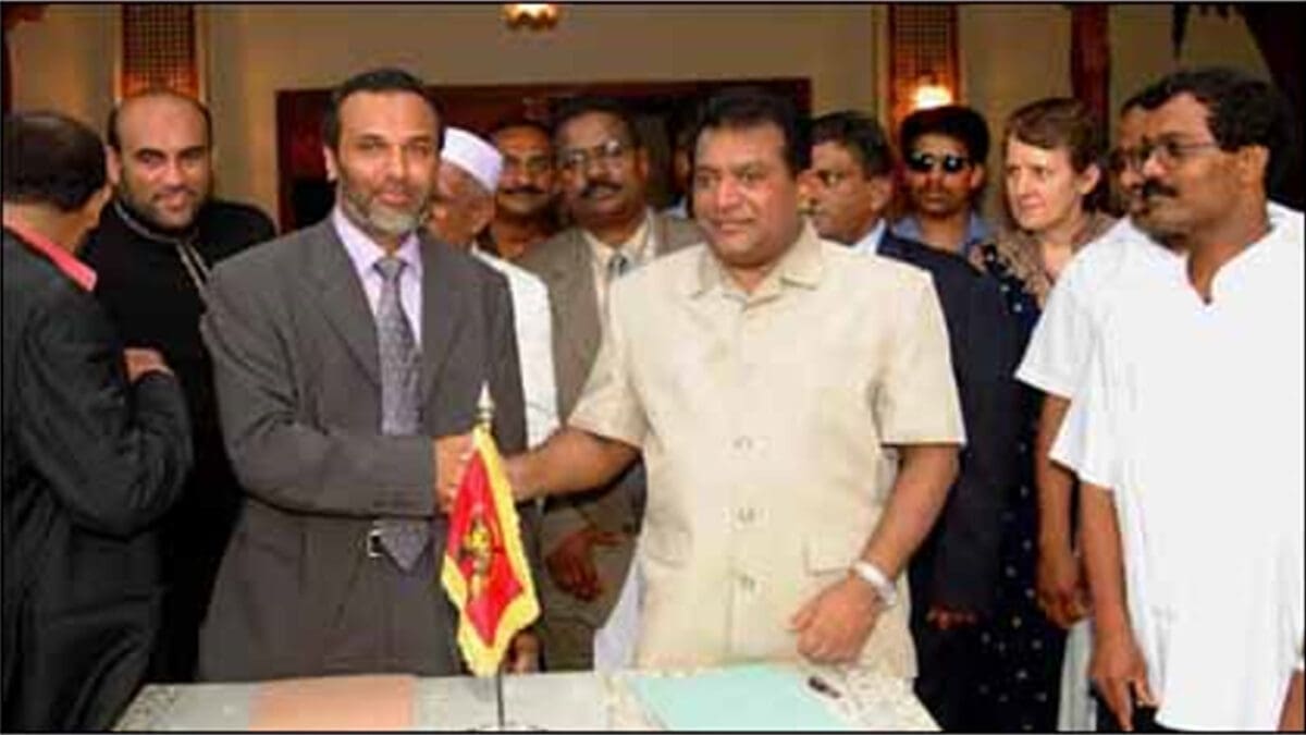 விடுதலைப் புலிகளின் தலைவரை சந்தித்த போது ஹக்கீமின் தொடை நடுங்கியது 1 rtjy 186 scaled