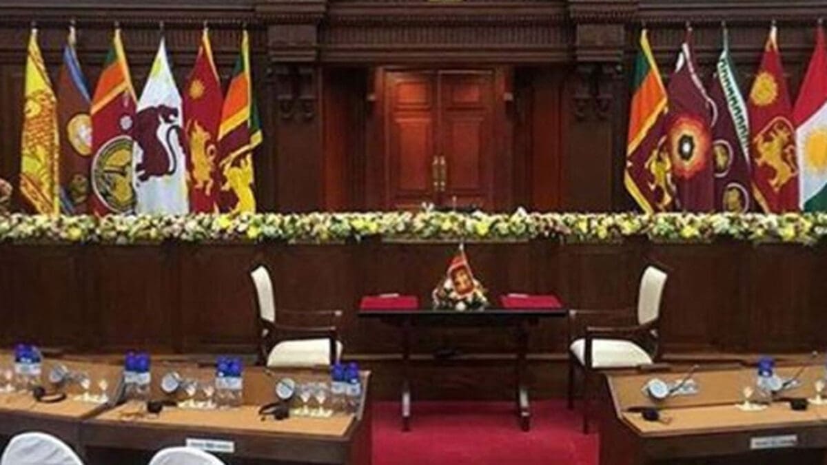 முக்கிய அமைச்சுக்களை குறி வைக்கும் பசில் 1 tamilni 78 scaled